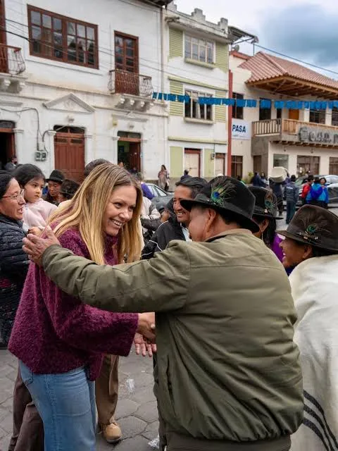 Con la comunidad — Encuentros con la gente de Ambato